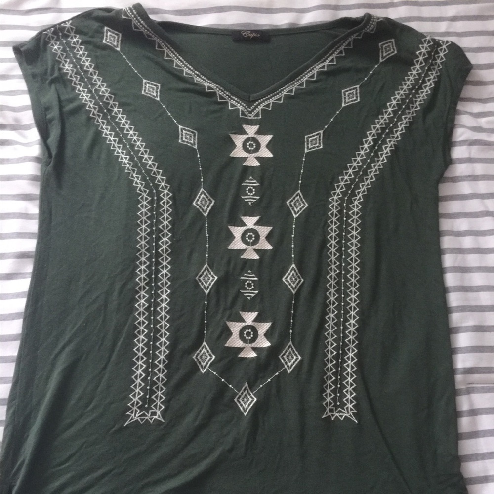 Very cute high low tunic top